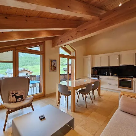 Aramis Dachwohnung 4 *