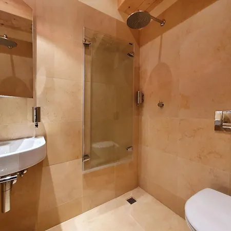 아파트 Aramis Dachwohnung 4 *
