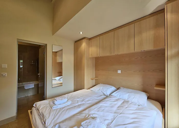 Aramis Dachwohnung 4 *